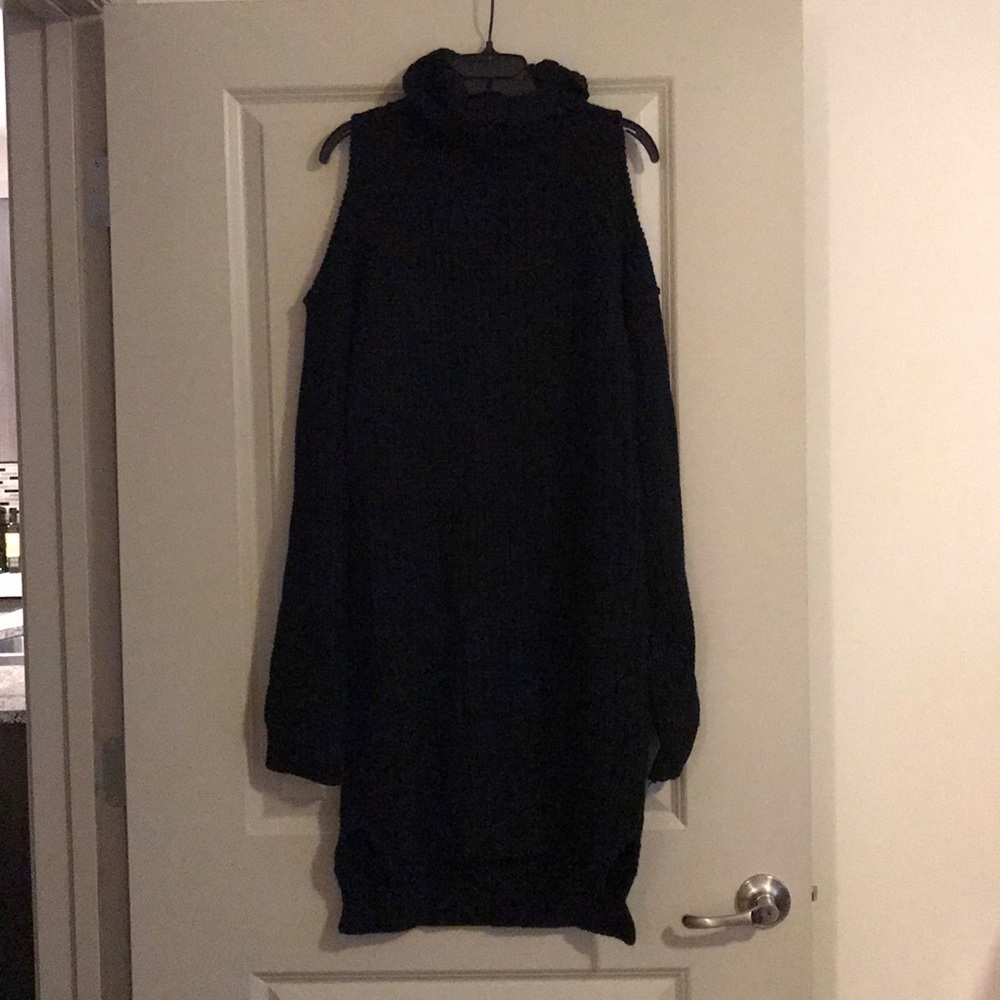 Cut out sleeve sweater dress